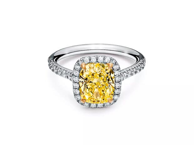 aneis de noivado anel de noivado double halo tiffany soleste com lapidao cushion e aro em platina com diamantes